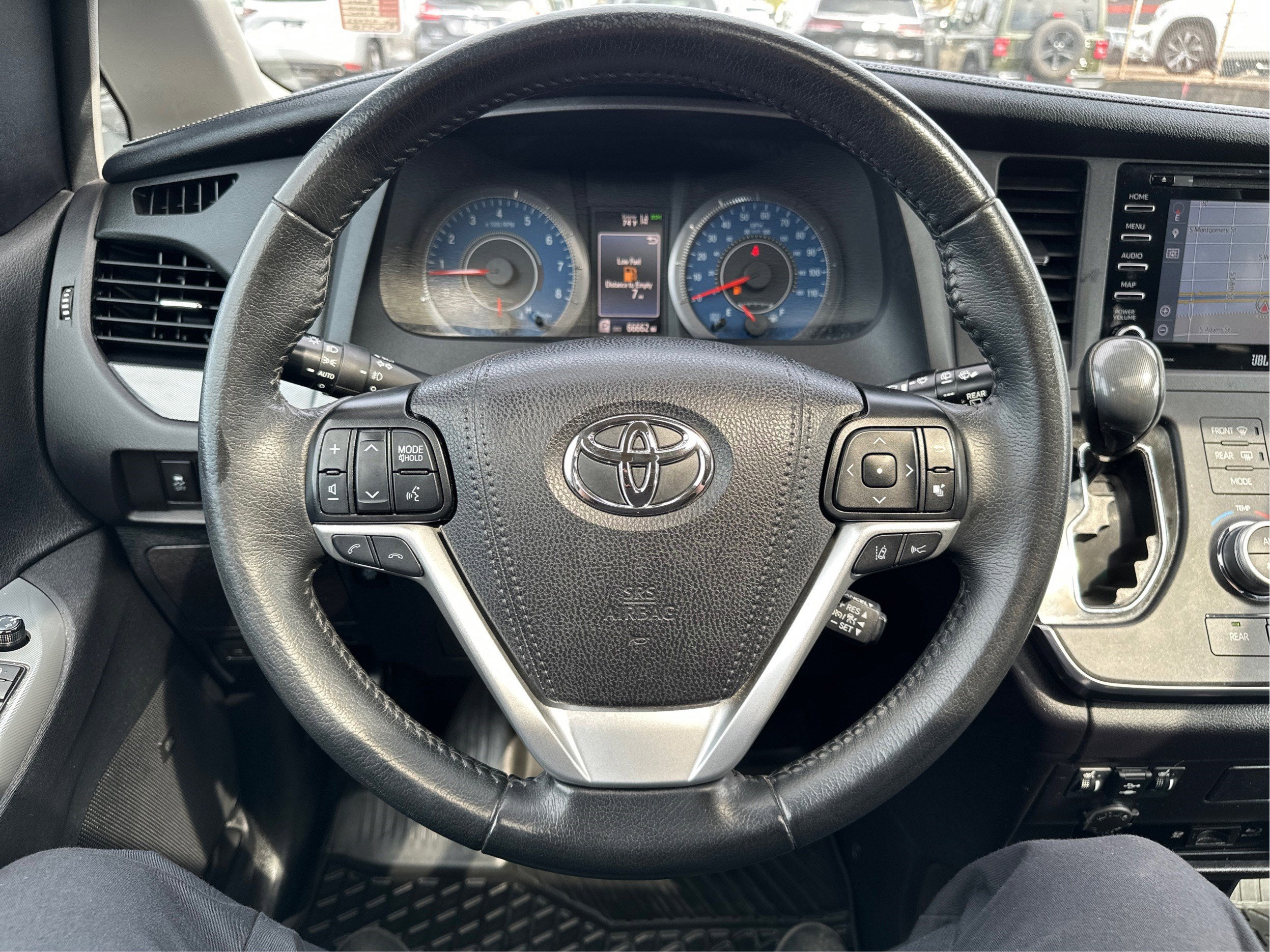 2019 Toyota Sienna SE