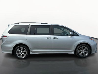 2019 Toyota Sienna SE