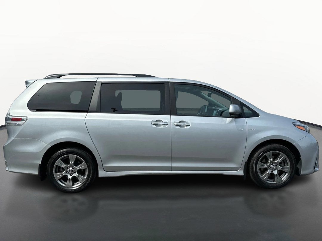 2019 Toyota Sienna SE