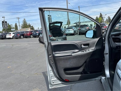 2019 Toyota Sienna SE