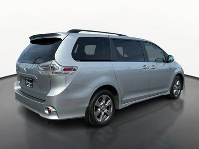 2019 Toyota Sienna SE