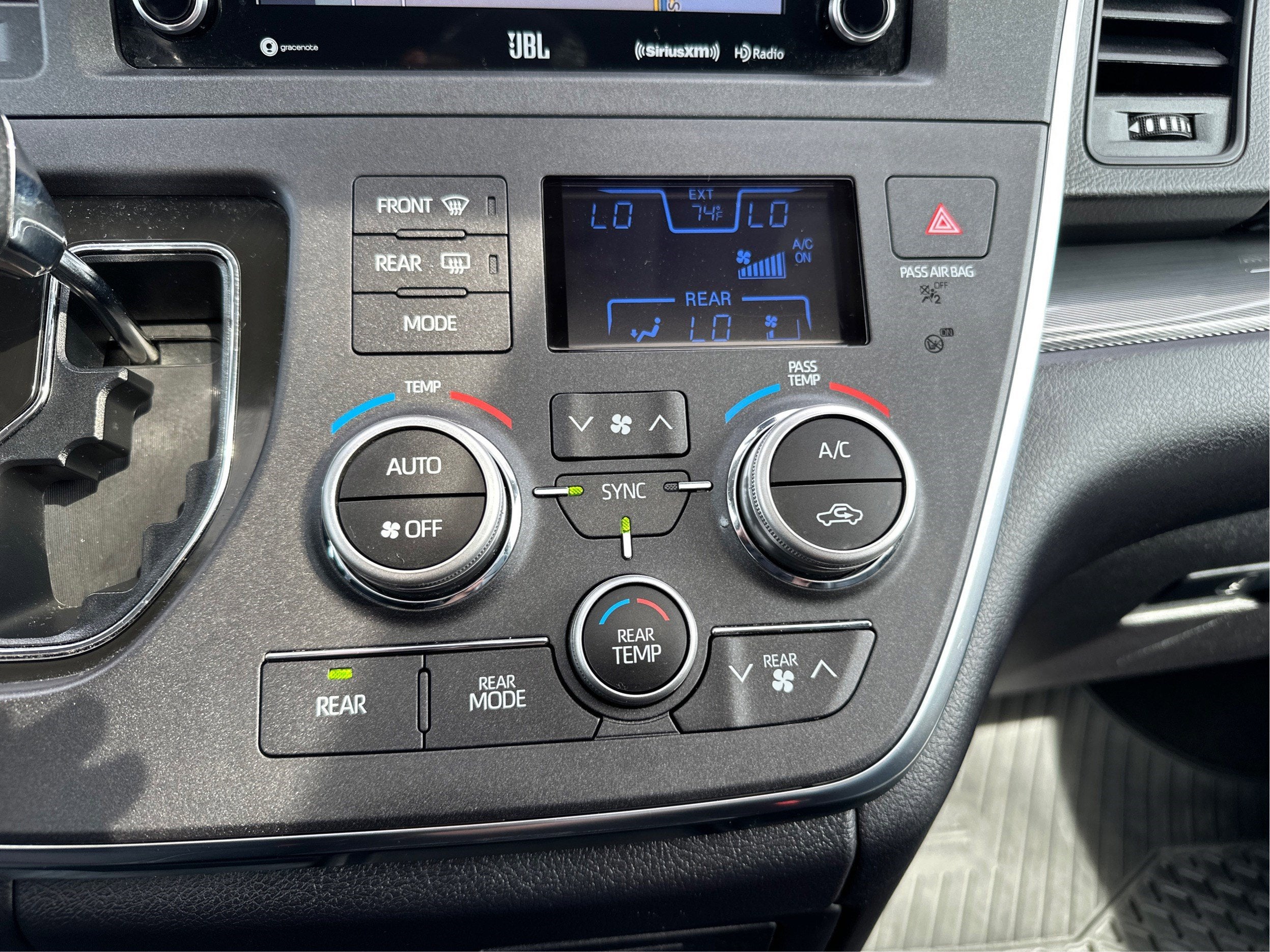 2019 Toyota Sienna SE