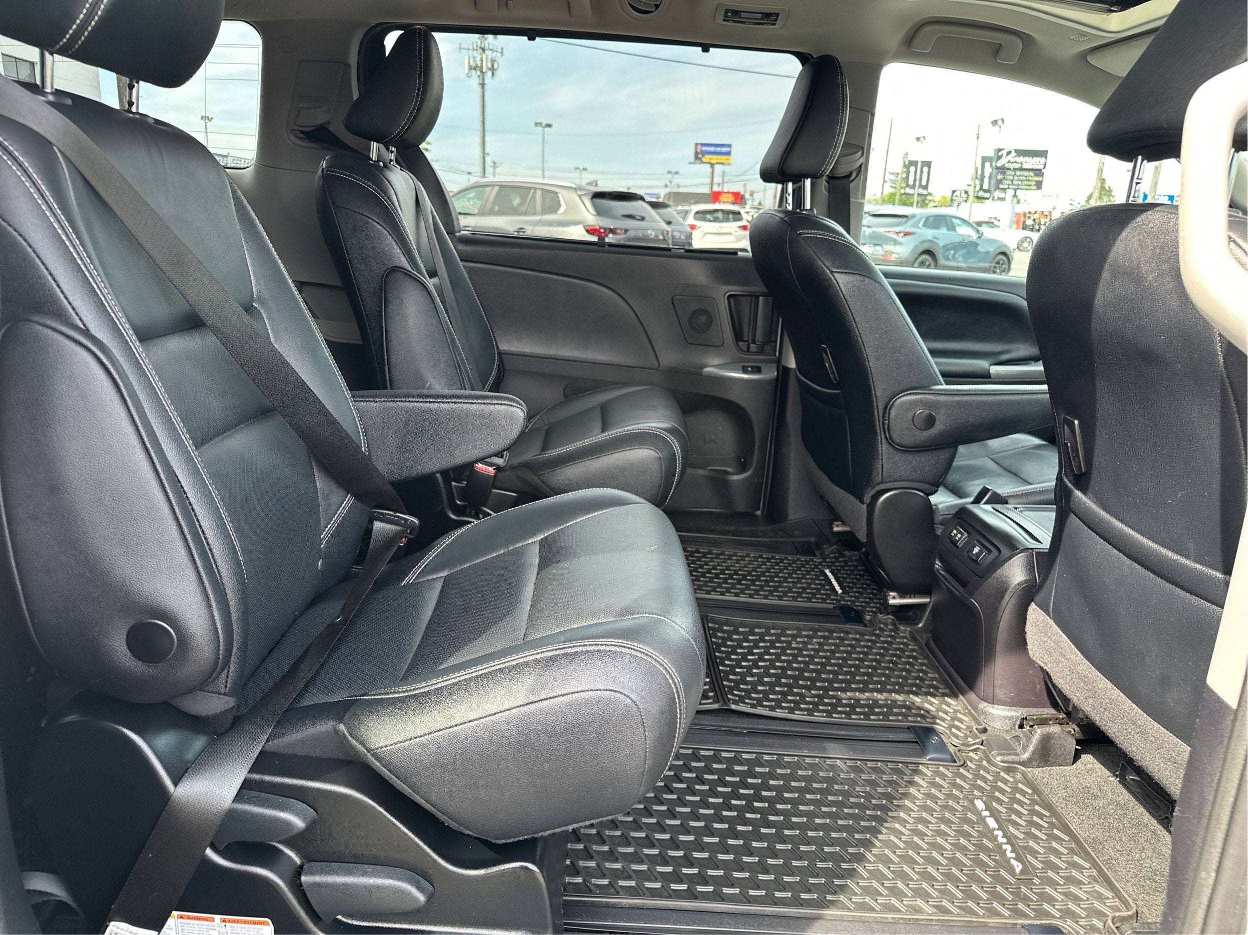 2019 Toyota Sienna SE