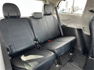 2019 Toyota Sienna SE