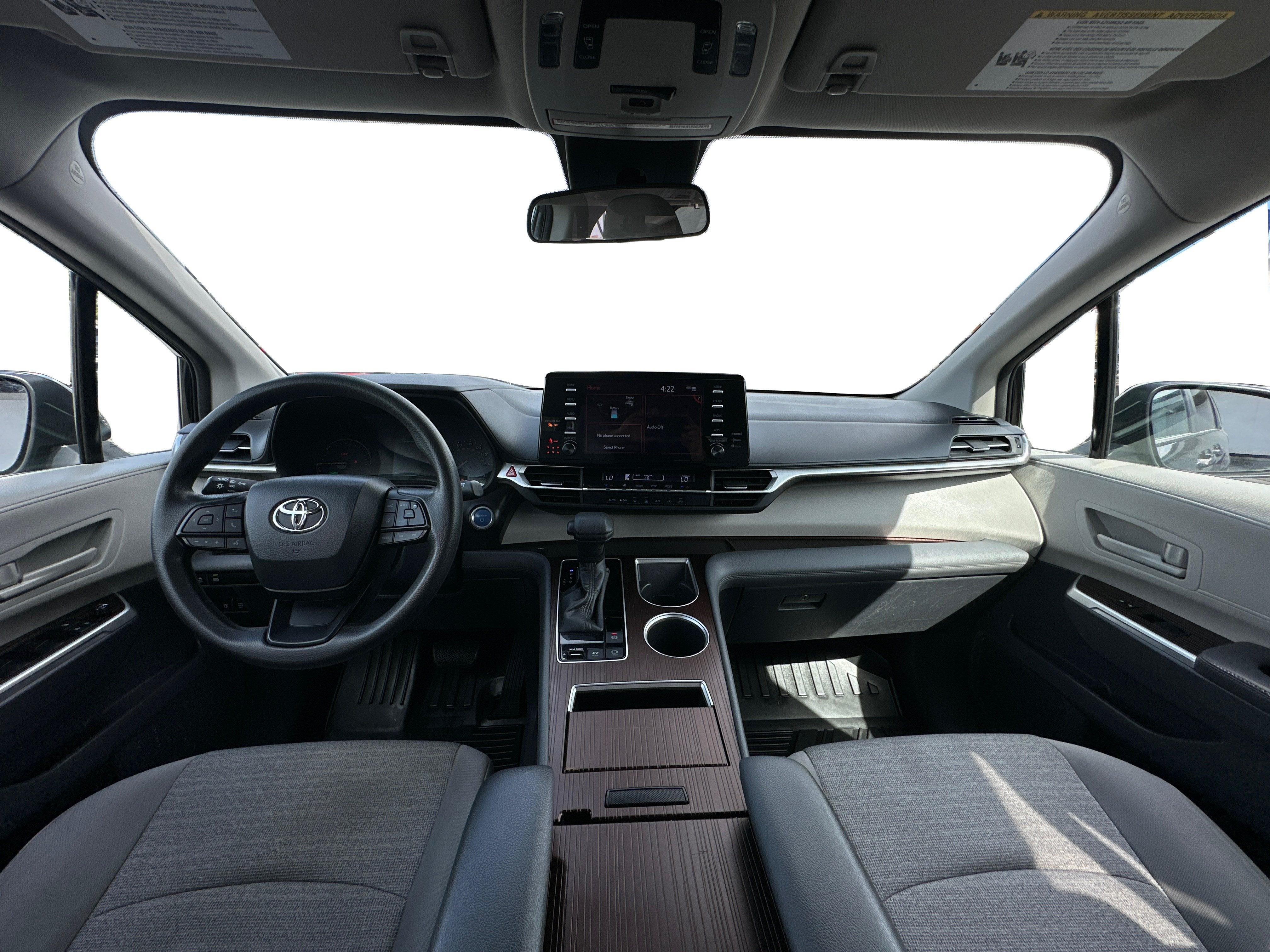 2022 Toyota Sienna LE
