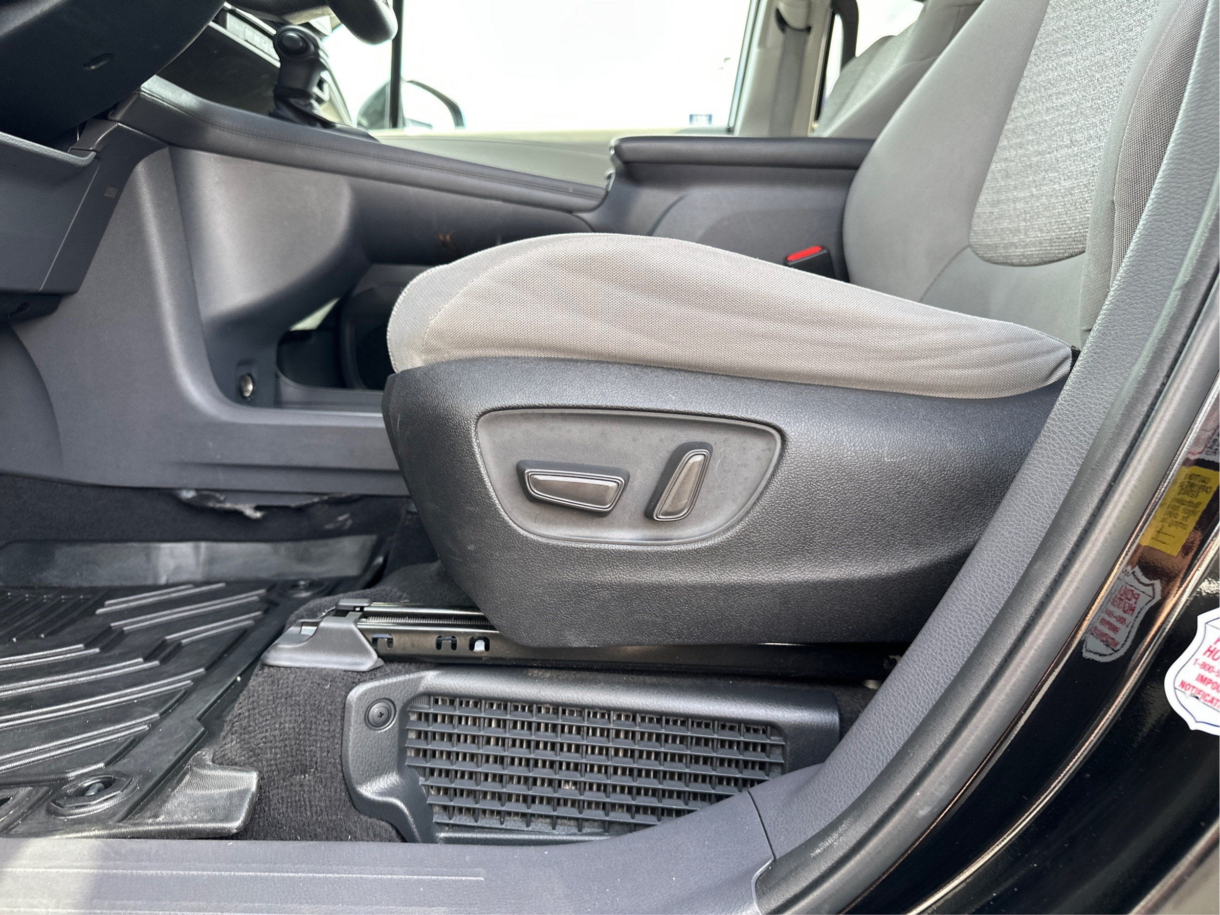 2022 Toyota Sienna LE