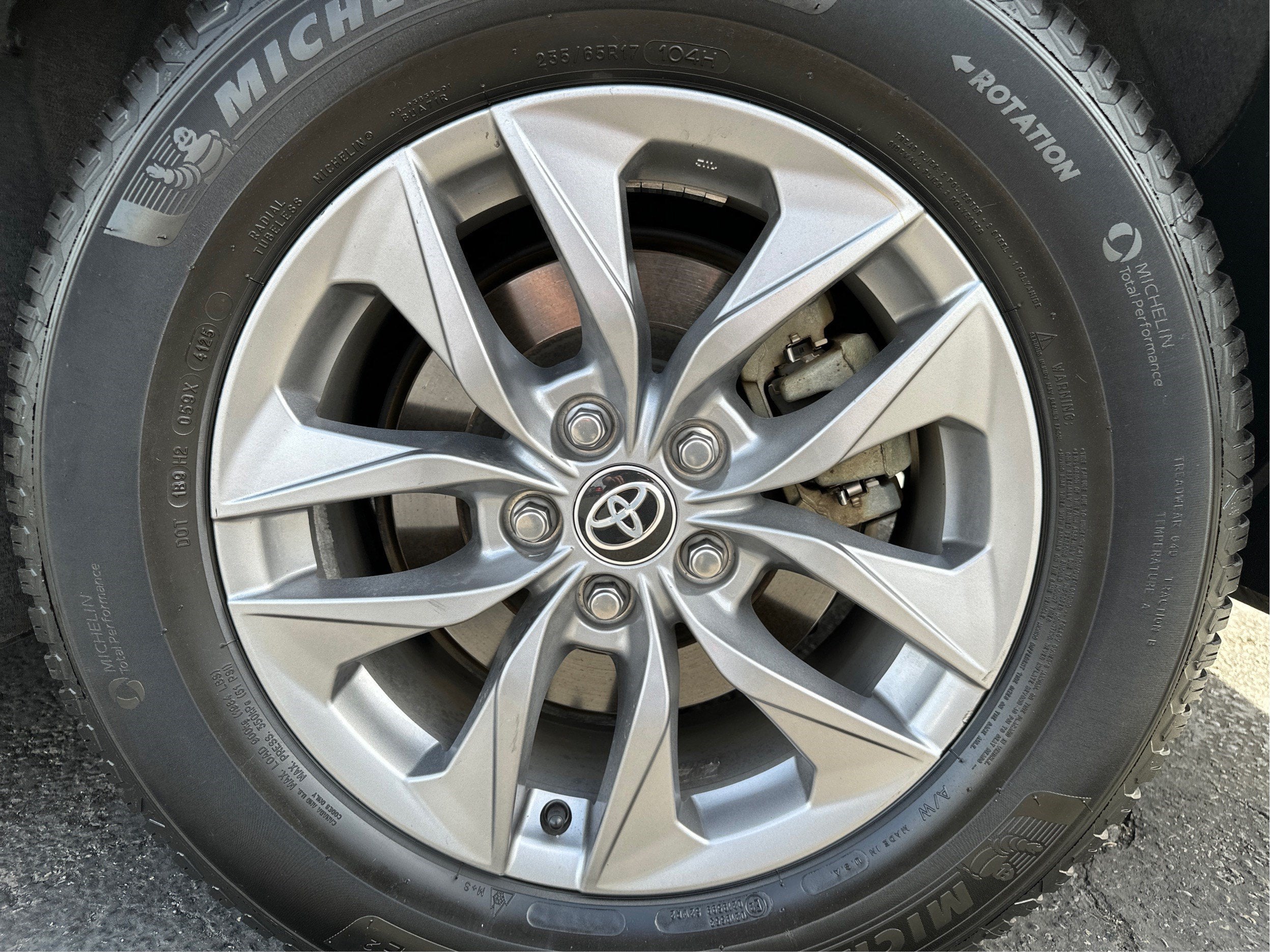 2022 Toyota Sienna LE