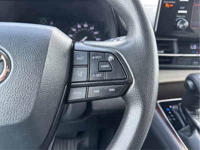 2022 Toyota Sienna LE