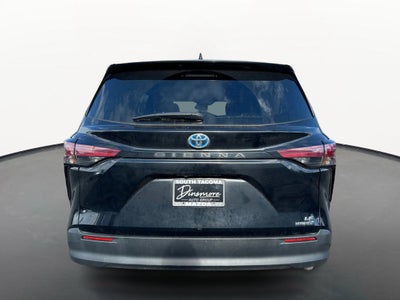 2022 Toyota Sienna LE