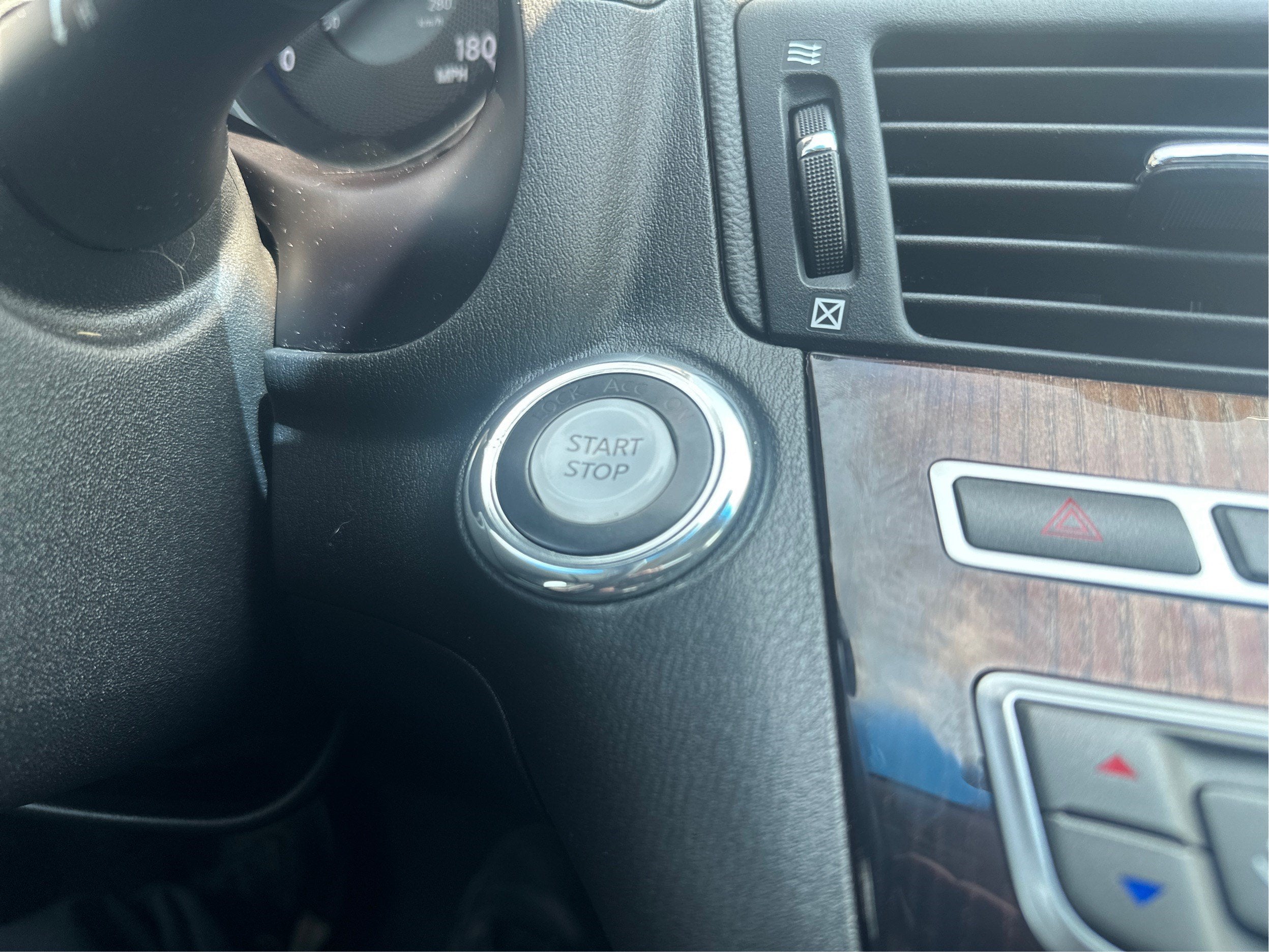 2012 INFINITI M35h Hybrid
