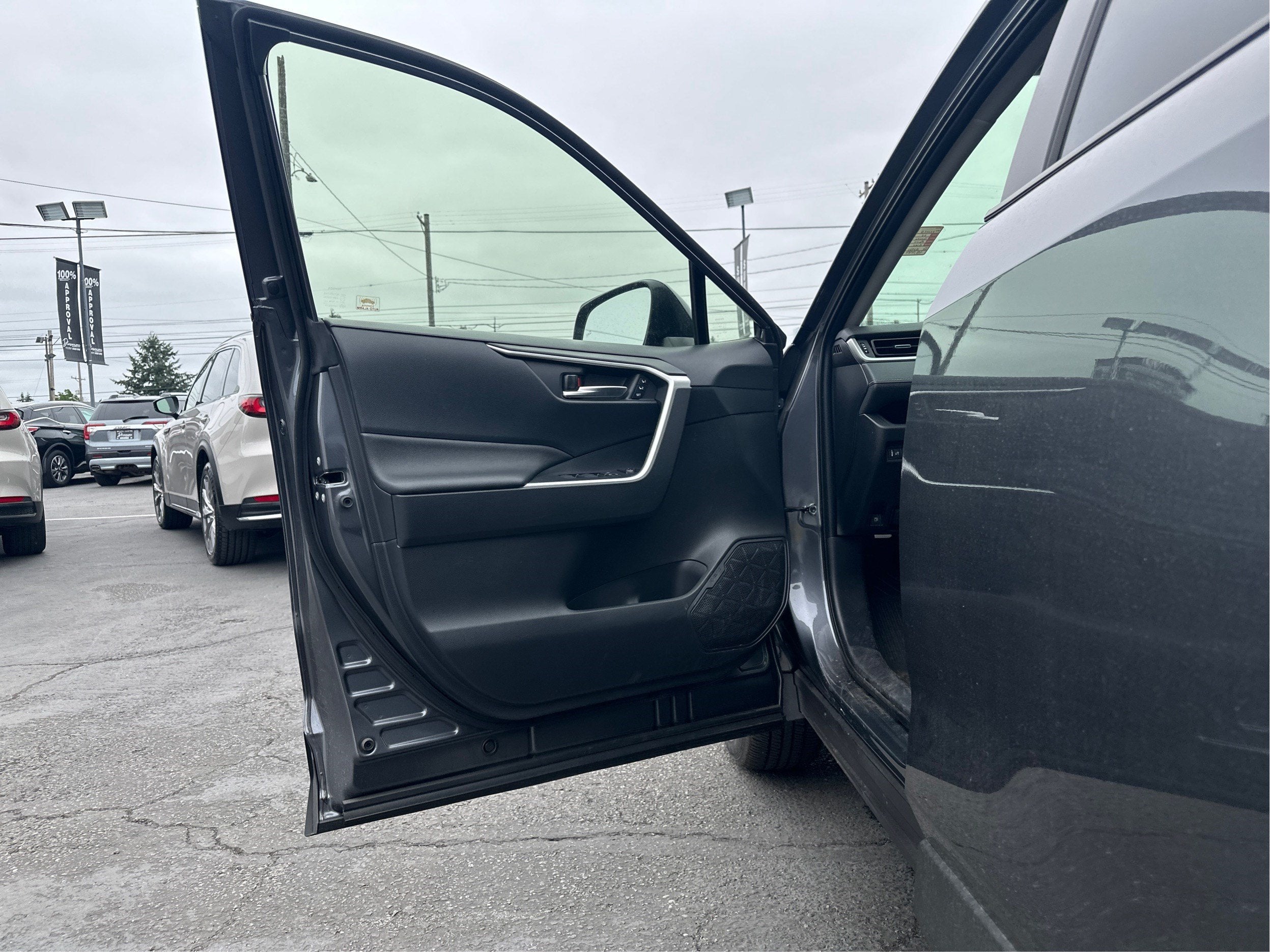 2025 Toyota RAV4 Hybrid XLE Premium
