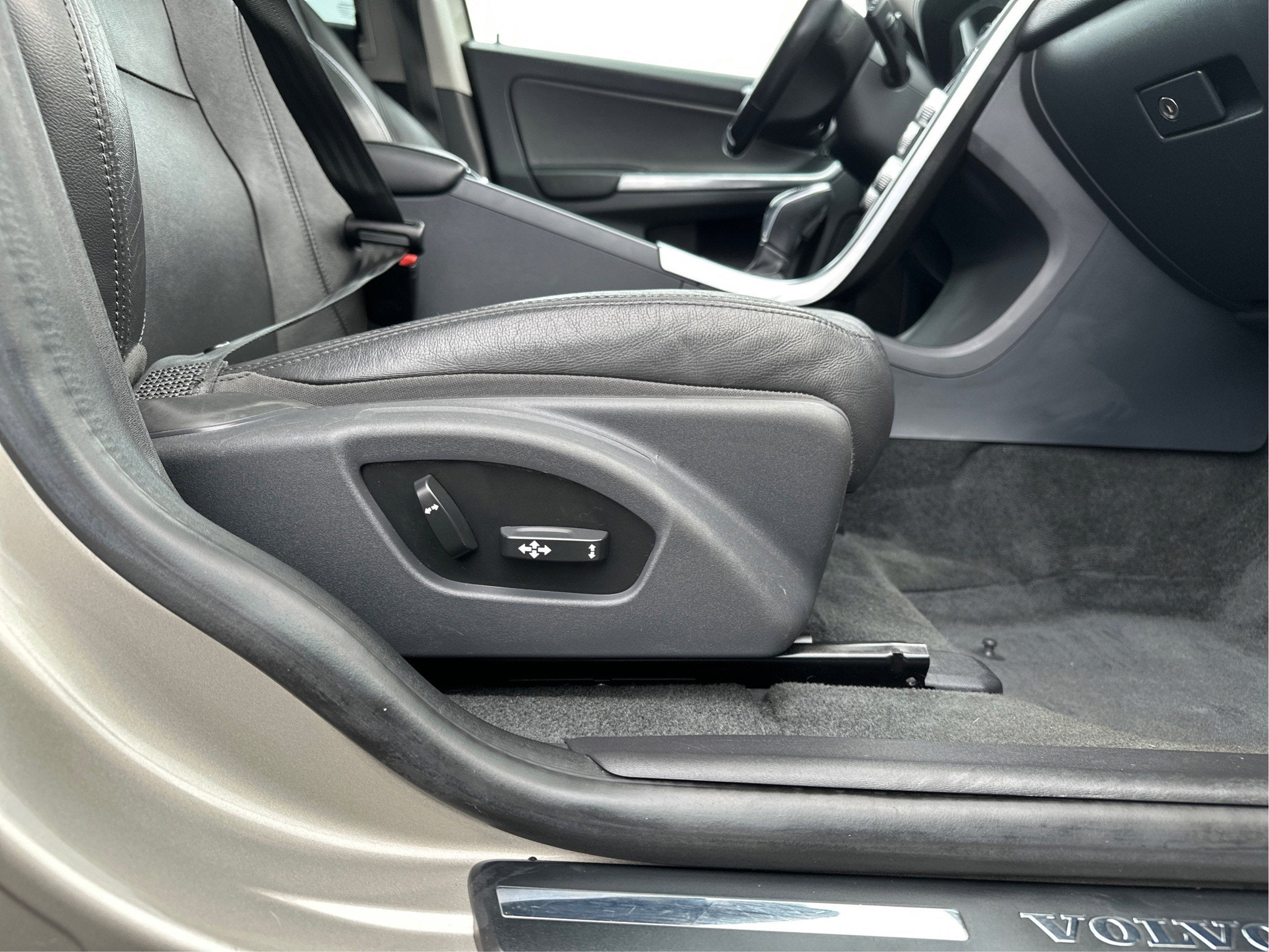 2016 Volvo XC60 T6 Drive-E