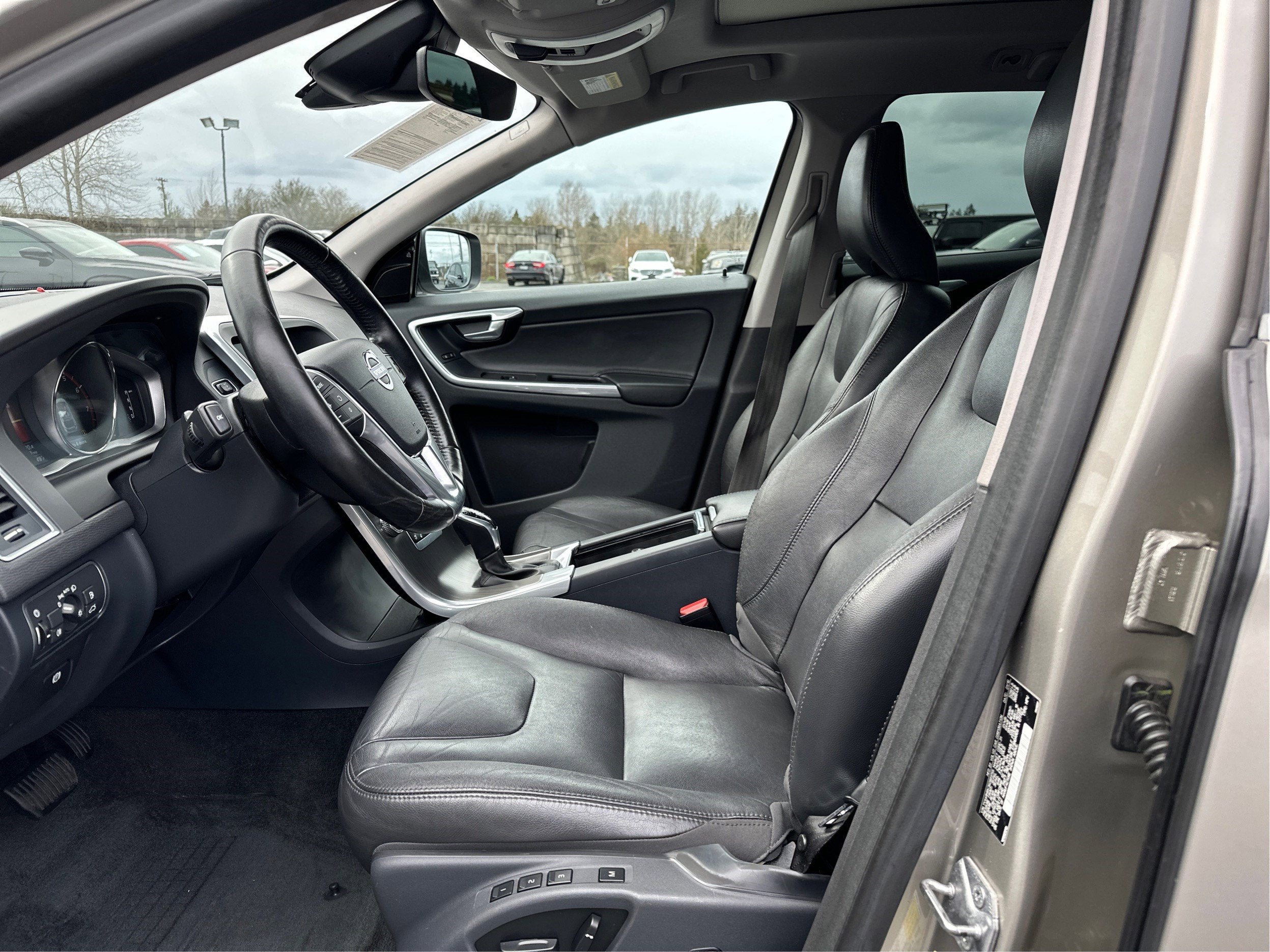 2016 Volvo XC60 T6 Drive-E